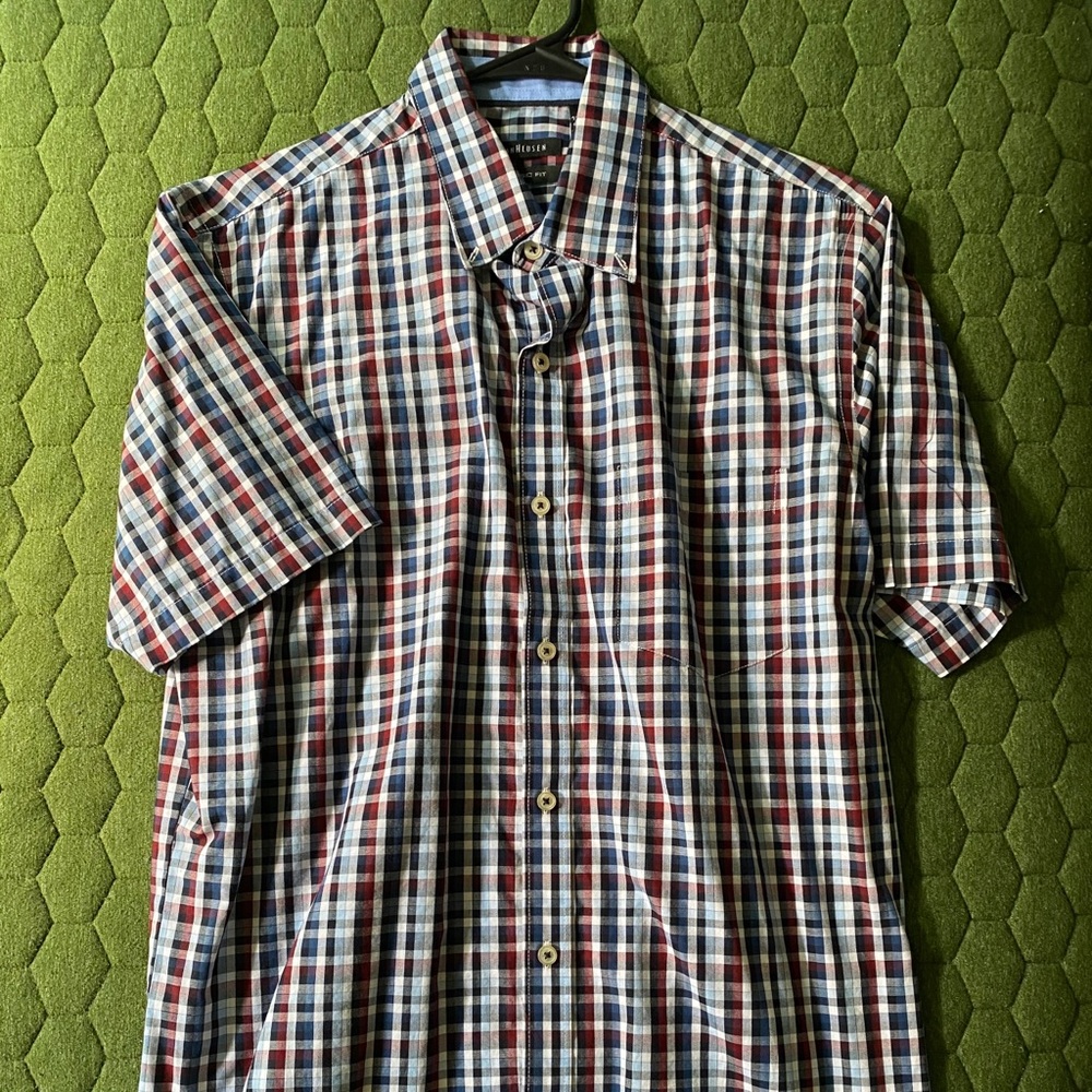 Short sleeve dress shirt